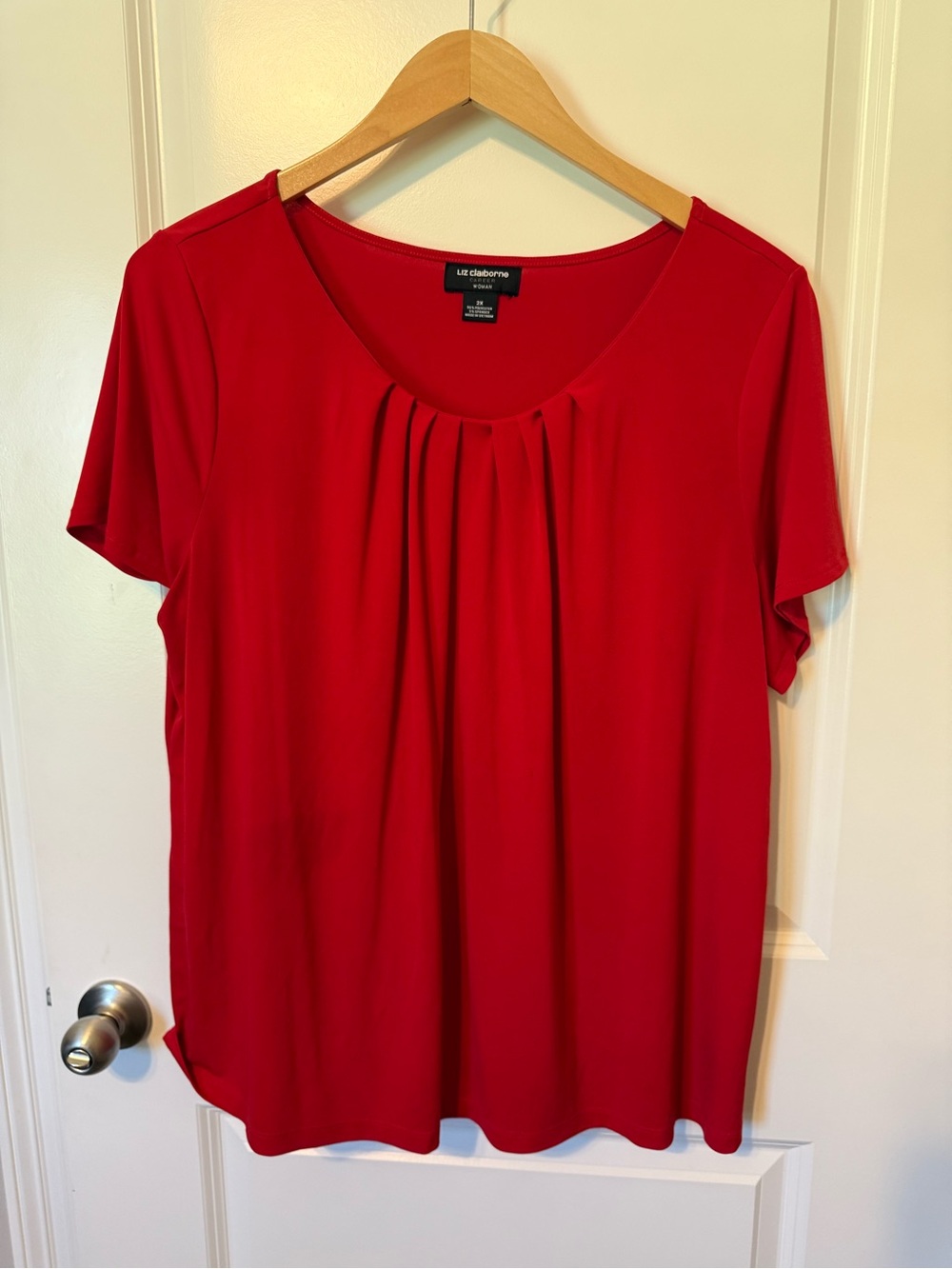 Liz Claiborne Bright Red Pleated Scoop Neck Short Sleeve Top